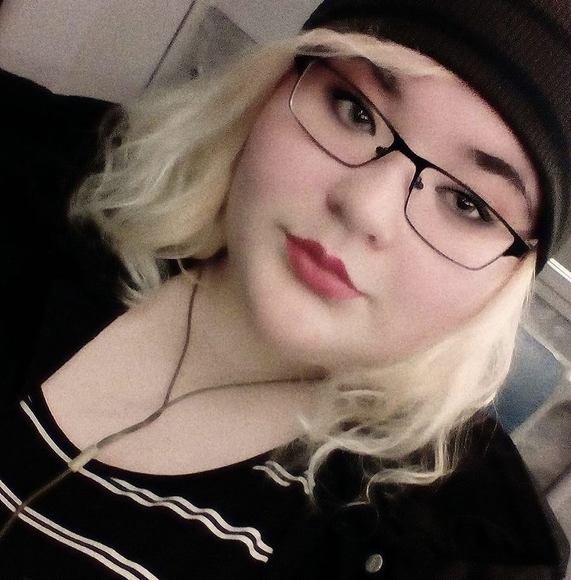 Meet your Posher, Laura - Picture 1 of 1